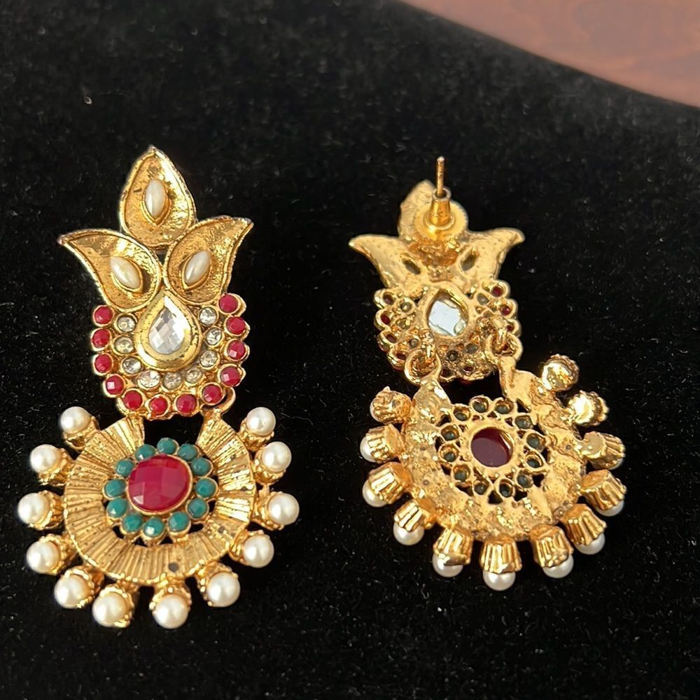 Gorgeous drop earrings - gold tone with colored stones and pearls - Picture 3 of 7